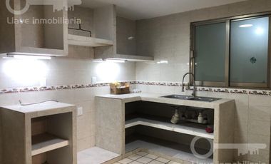 Casa de 2 niveles en venta ubicada en Fracc. Balcones del Mar, en Coatzacoalcos, Veracruz.