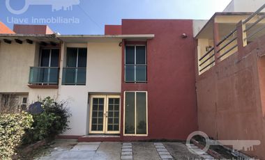 Casa de 2 niveles en venta ubicada en Fracc. Balcones del Mar, en Coatzacoalcos, Veracruz.