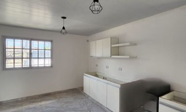 Departamento Tipo Casa en alquiler en Monte Chingolo
