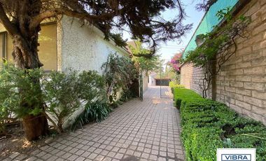 2,700 m2 de terreno, CASA a la venta en San  Bartolo Ameyalco.