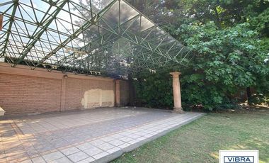 2,700 m2 de terreno, CASA a la venta en San  Bartolo Ameyalco.