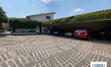 2,700 m2 de terreno, CASA a la venta en San  Bartolo Ameyalco.