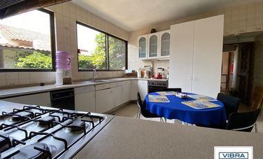 2,700 m2 de terreno, CASA a la venta en San  Bartolo Ameyalco.