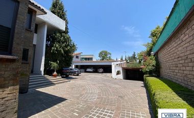 2,700 m2 de terreno, CASA a la venta en San  Bartolo Ameyalco.