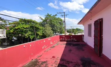 Renta de Casa Amueblada con 4 habitaciones en esquina de Calle Miguel Alemán, Col. Buenavista Norte, Minatitlán, Ver.