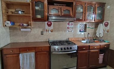 Renta de Casa Amueblada con 4 habitaciones en esquina de Calle Miguel Alemán, Col. Buenavista Norte, Minatitlán, Ver.