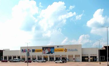 Renta de Local en Plaza Comercial de gran afluencia, Acayucan Ver.