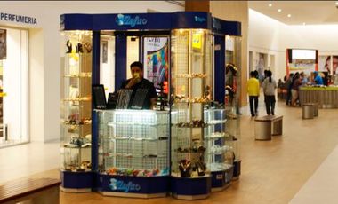 Renta de Local en Plaza Comercial de gran afluencia, Acayucan Ver.