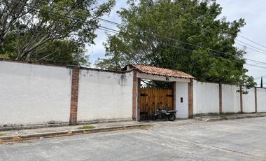 OPORTUNIDAD Gran terreno con dos pequeñas casas campiranas-Tonatico