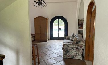 OPORTUNIDAD Gran terreno con dos pequeñas casas campiranas-Tonatico