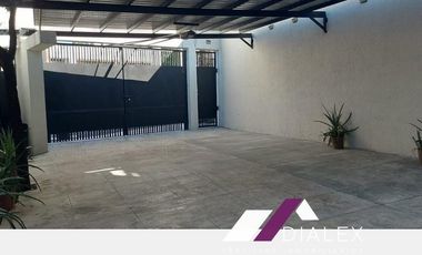 Casa VENTA -Col. Lomas del Valle SAN PEDRO GARZA GARCÍA- 2 Casas en terreno de 869 m2