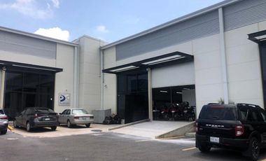 Bodega Industrial en Venta en Sotavento, frente a Altozano, Querétaro, Qro.