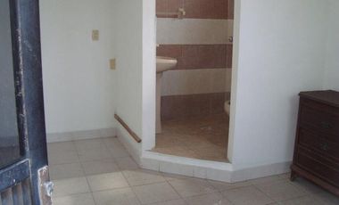 Casa con local en venta ubicada en Francisco Tellez, Col. Pto México, en Coatzacoalcos, Veracruz.