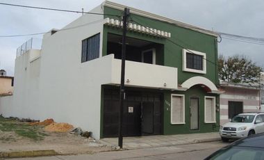 Casa con local en venta ubicada en Francisco Tellez, Col. Pto México, en Coatzacoalcos, Veracruz.