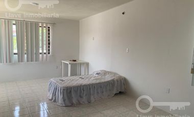 Casa en venta ubicada en calle Ignacio Ramírez, Col. Vistalmar, en Coatzacoalcos, Veracruz.
