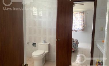 Casa en venta ubicada en calle Ignacio Ramírez, Col. Vistalmar, en Coatzacoalcos, Veracruz.