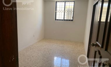 Casa en venta ubicada en calle Ignacio Ramírez, Col. Vistalmar, en Coatzacoalcos, Veracruz.
