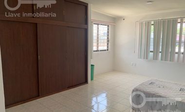 Casa en venta ubicada en calle Ignacio Ramírez, Col. Vistalmar, en Coatzacoalcos, Veracruz.