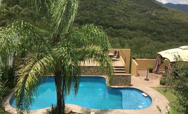 Casa - EN VENTA Rincón de las Montañas (Sierra Alta 8 Sector)