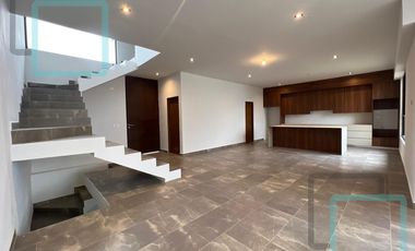 CASA EN VENTA CASTAÑOS DEL VERGEL ZONA CARRETERA NACIONAL SANTIAGO