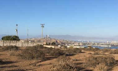 A 5 MINUTOS DE LA PLAYA Y 10 MINUTOS  DE CARRETERA  5 NORTE