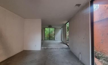 En Venta Echegaray gran oportunidad casa como terreno para remodelar