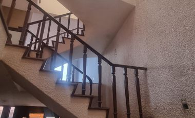 En Venta Echegaray gran oportunidad casa como terreno para remodelar