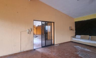En Venta Echegaray gran oportunidad casa como terreno para remodelar