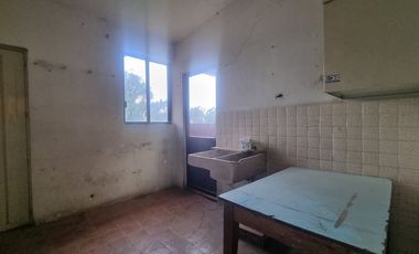En Venta Echegaray gran oportunidad casa como terreno para remodelar