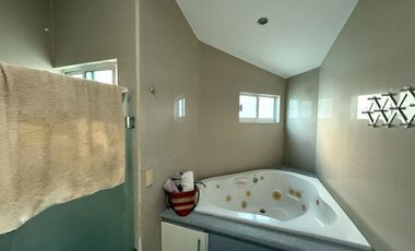 Casa en Venta – Amplia y Moderna en Vaso de Miraflores, Zihuatanejo 📍