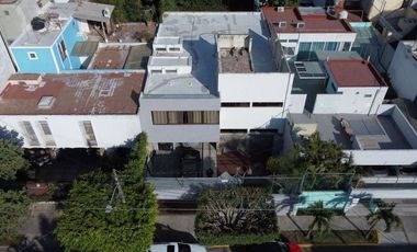 Casa con uso de suelo