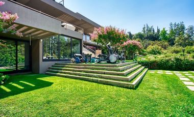 Gran Casa Mediterránea en Valle Escondido, Inmejorable Vista.