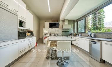Gran Casa Mediterránea en Valle Escondido, Inmejorable Vista.