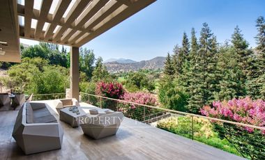 Gran Casa Mediterránea en Valle Escondido, Inmejorable Vista.