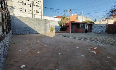 Renta Terreno en Esquina de 192 M2 bardeado, Zona del Carmen