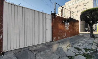 Renta Terreno en Esquina de 192 M2 bardeado, Zona del Carmen