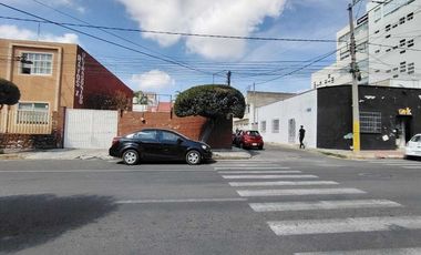 Renta Terreno en Esquina de 192 M2 bardeado, Zona del Carmen