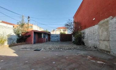 Renta Terreno en Esquina de 192 M2 bardeado, Zona del Carmen