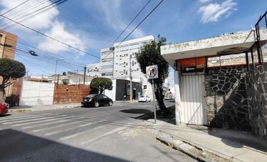 Renta Terreno en Esquina de 192 M2 bardeado, Zona del Carmen