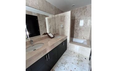 Beach front condo en renta akumal México