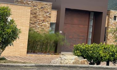 Venta de Exclusiva Casa en Casa de Campo, La Calera