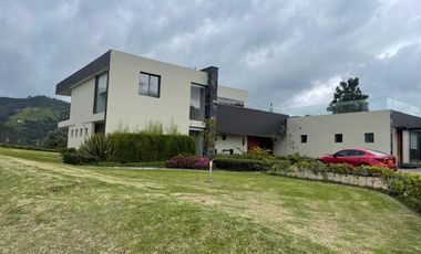 Venta de Exclusiva Casa en Casa de Campo, La Calera