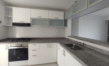 EN VENTA APARTAMENTO EN LAGOS DE VERDE ALFAGUARA SEXTO PISO