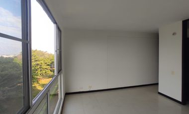 EN VENTA APARTAMENTO EN LAGOS DE VERDE ALFAGUARA SEXTO PISO