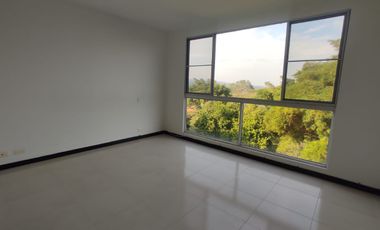 EN VENTA APARTAMENTO EN LAGOS DE VERDE ALFAGUARA SEXTO PISO