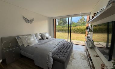 Venta Exclusiva: Moderna Casa de un Piso en Refugio del Valle, La Calera