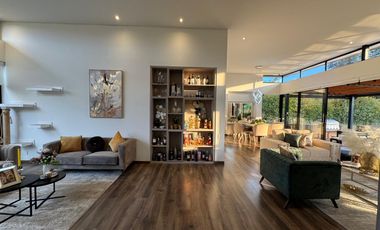 Venta Exclusiva: Moderna Casa de un Piso en Refugio del Valle, La Calera