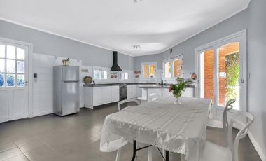 Casa en excelente ubicación a solo un puente del peaje