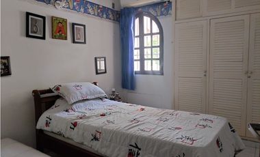 SE ARRIENDA CASA DE USO COMERCIAL CON APARTAESTUDIO ANEXO, SANTA MARTA