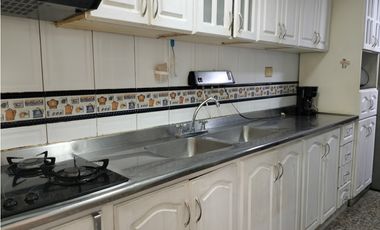 SE ARRIENDA CASA DE USO COMERCIAL CON APARTAESTUDIO ANEXO, SANTA MARTA
